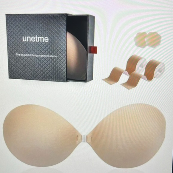 NWT  Sticky Bra + Nipple Covers + Boob Tapes + Gift Box  Size C nude - Picture 1 of 5